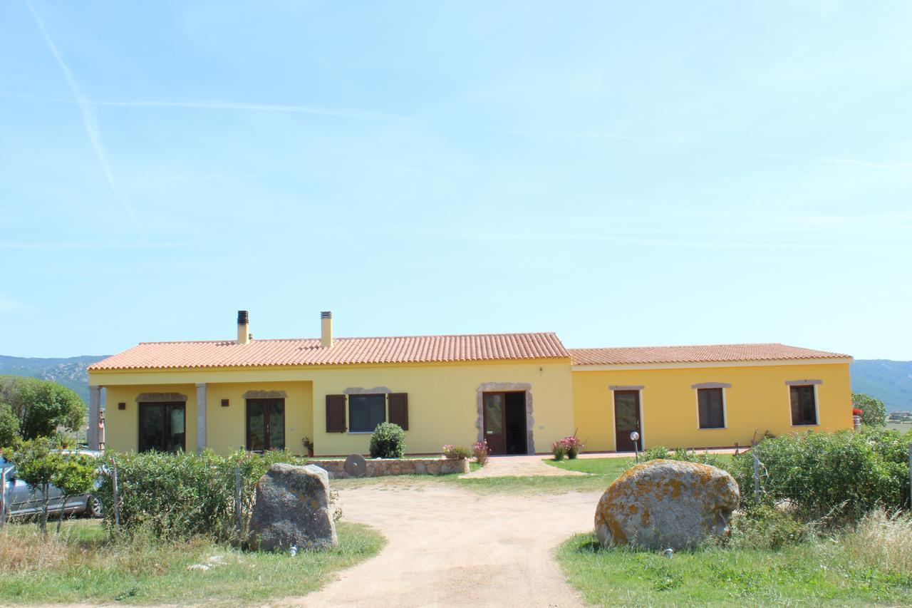 Agriturismo Campesi Casale Tra Le Vigne Aglientu Εξωτερικό φωτογραφία